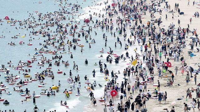 부산 해수욕장 대부분 문 닫는다…해운대만 유일하게 ‘연장 운영’