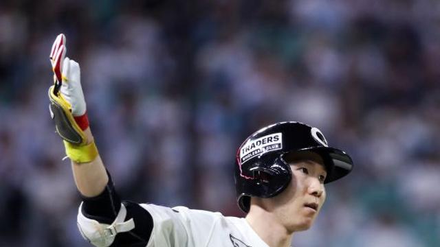 '4-1→4-8→10-8' 난타전 끝에 3위 SSG 웃었다…박성한 6회 역전 투런 포효 [IS 인천]