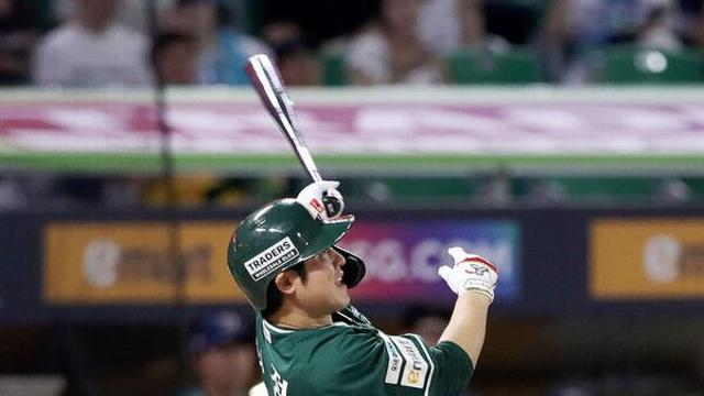 '기록의 사나이' SSG 최정, KBO 최초 10시즌 연속 20홈런까지 '-2'