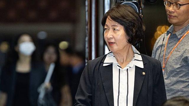 추미애 “검찰 민주적 통제는 국민 의지…누구도 거스를 수 없어”