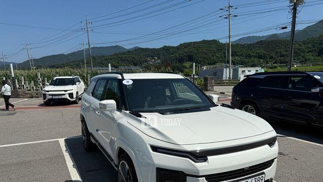 액티언 HEV·무쏘 EV 인기로 극복! KGM, 8월 총 판매 8,860대 기록. 전년 比 9% 성장