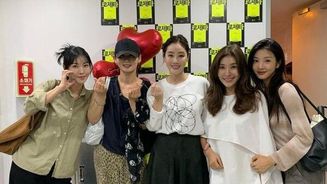 김소연 애정 듬뿍 하트에 러블리 매력 