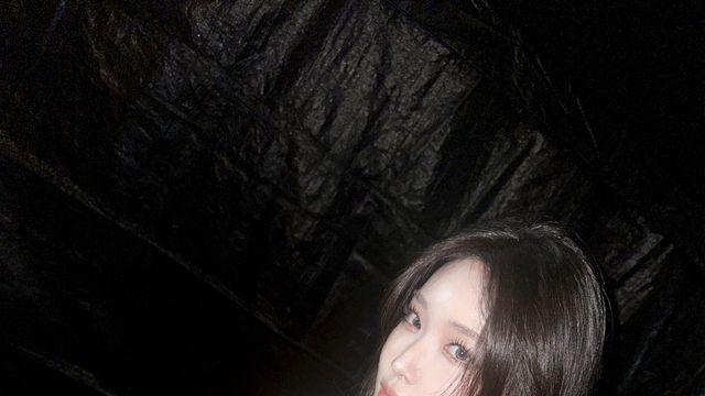 청하, 워터밤 무대 뒤에서 빛난 과감한 화이트 톱 스타일