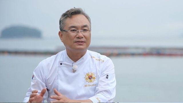 16대 명장 안유성, 배 위에서 무릎 꿇고 
