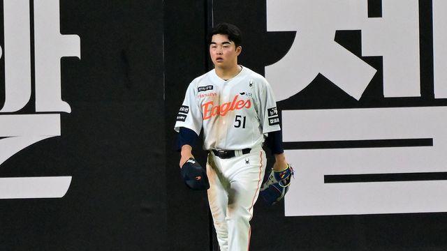 '내야수 돌멩이' 이제 못 보나 했는데…문현빈 2루수→하주석 1루수 교체, 어쩌다 이런 일이?