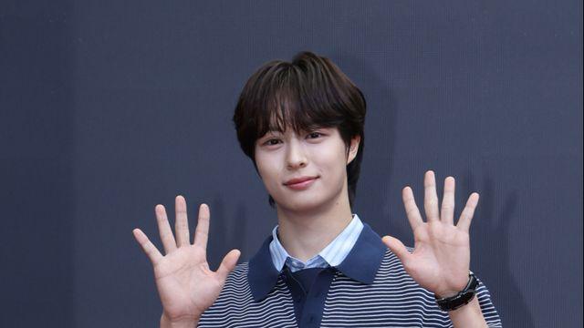 유어즈 효, 일본인 최초 1위 데뷔… “무대 위에서 성장할 것”