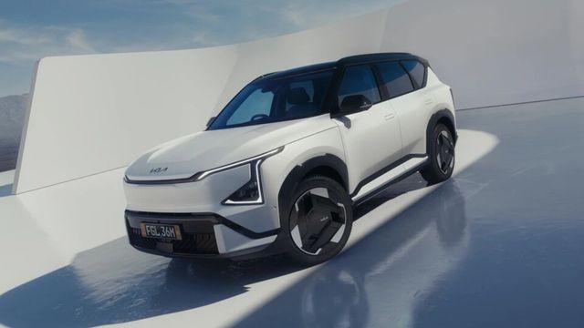 충돌 테스트 최고 안전등급 인증! 기아 EV5, 전기 SUV 시장 판도 흔든다