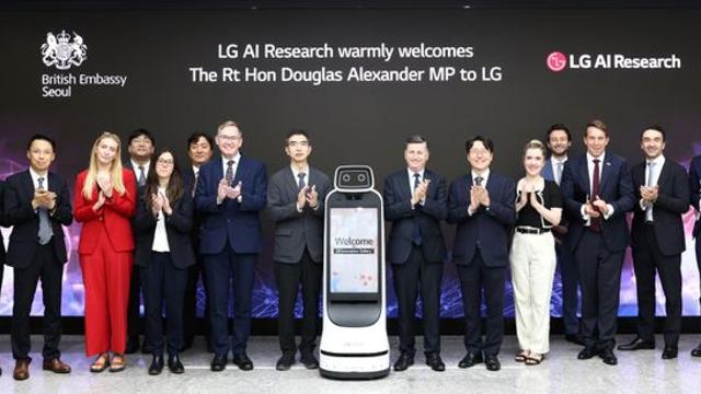 영국 국무상이 LG AI연구원 직접 찾은 이유는?