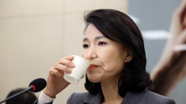대통령실, 연일 '이진숙 때리기'...역풍 최소화 시도