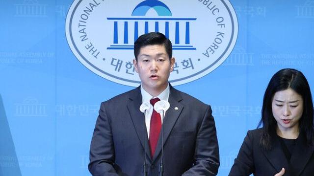 김재섭 
