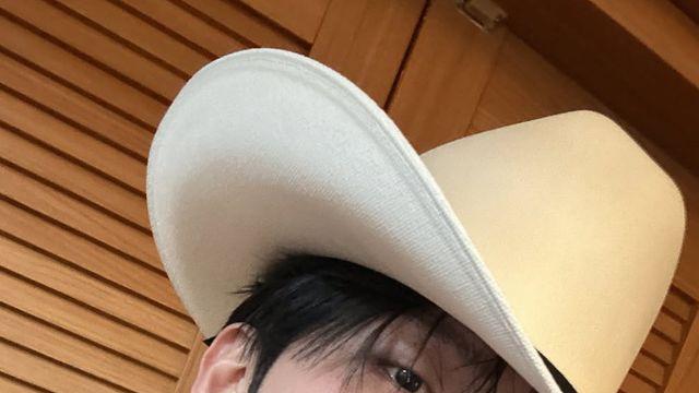 몬스타엑스 기현, 예고했던 셀카 나왔습니다…비주얼 대축제 [DA★]