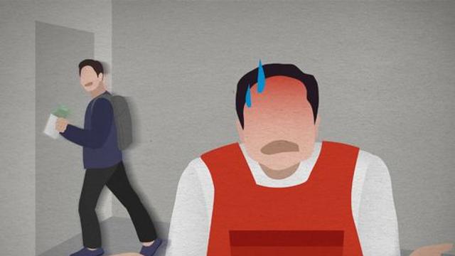 카페 4인석 독점하는 단골 부부…사장 