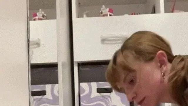 뭔가 열심히 찾는 냥이