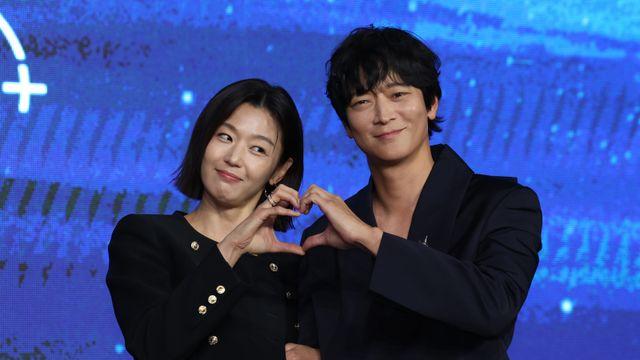 ‘북극성’ 강동원 “전지현 매력에 흠뻑 빠졌다”