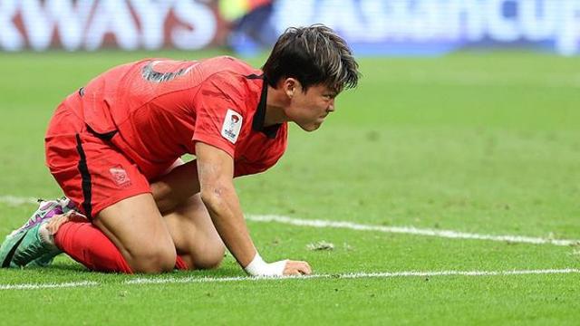 이럴 수가…메디컬 테스트서 탈락, 400억대 이적 무산된 '한국 축구 에이스'