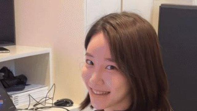 사내연애 여자친구 모습