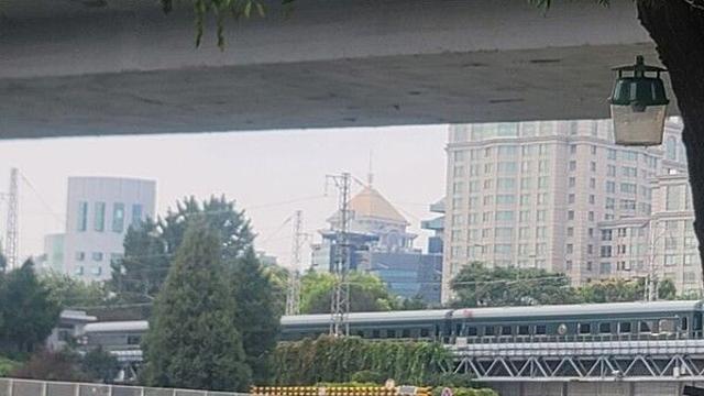 김정은 열차 베이징 도착…北대사관 찾아 일정 시작(종합)