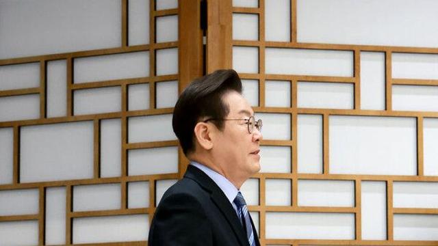 이 대통령, 민주 원외지역위원장 만찬…