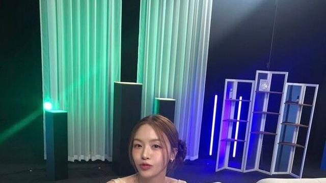 11월 결혼하는 방민아 리즈 미모 갱신…미소 활짝