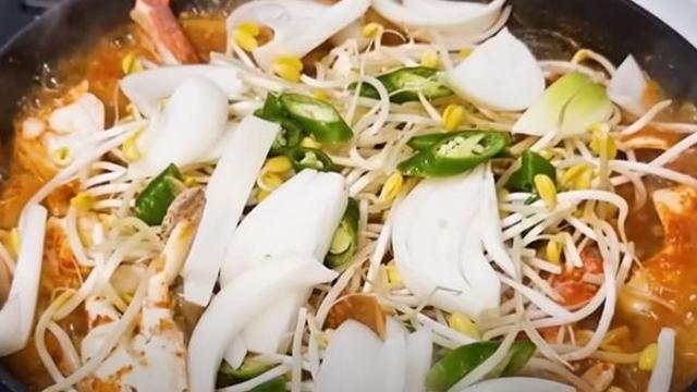 9월 제철음식으로 꼽히는 꽃게탕, 국물까지 먹어도 체중 걱정 없는 이유