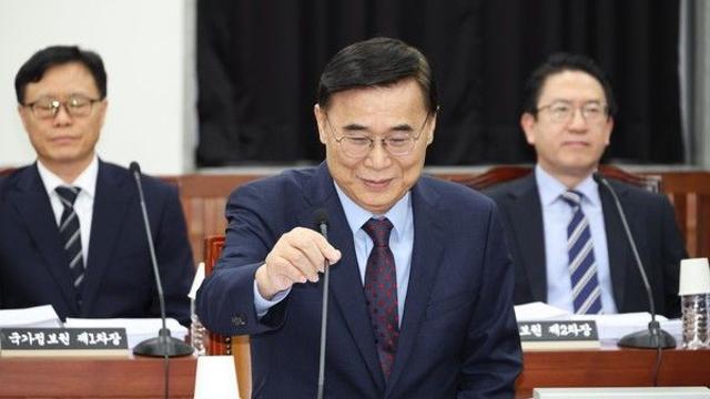 輿 “쌍방울 북한 노동자 고용 등 대북 송금 진실 밝힐 자료 발견”···野 “정치적 의도” 반발
