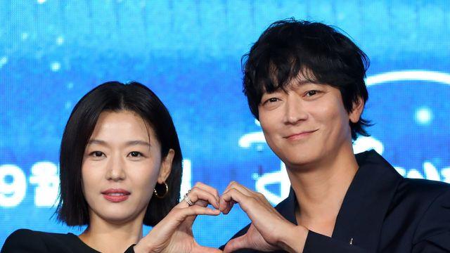 디즈니+ ‘북극성’…전지현 “더 늦기 전에 강동원이랑”