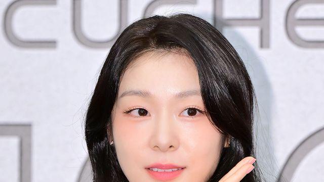[단독] '고우림♥' 김연아, 기쁜 소식 전했다…첫 웹예능 '핑계고' 출격 (종합)
