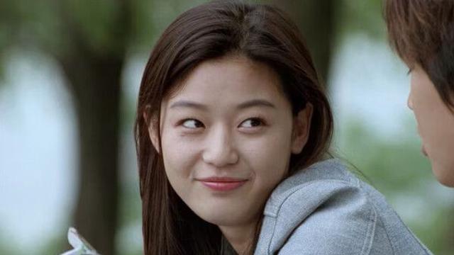 초등학교 동창 직접 병간호하다 연인으로 발전해 결혼까지 이어간 여배우