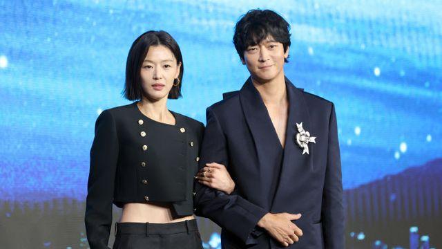 '북극성' 강동원 