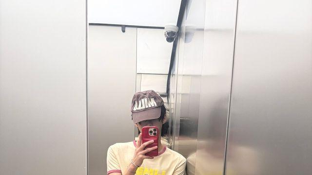 투어스 도훈, 요코하마 투어 피날레 후 인스타그램 근황…빈티지 무드 데일리룩 포착