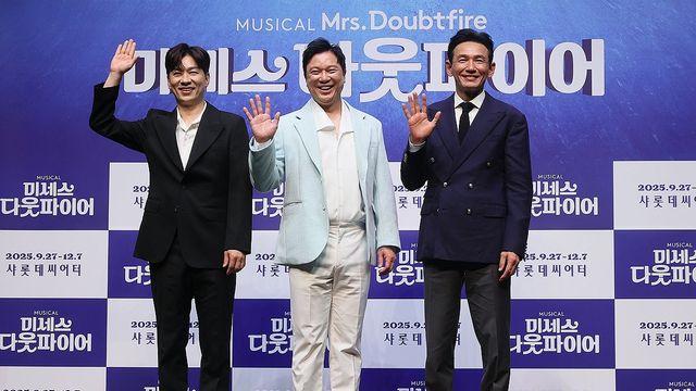 '10년 만에 뮤지컬' 황정민 