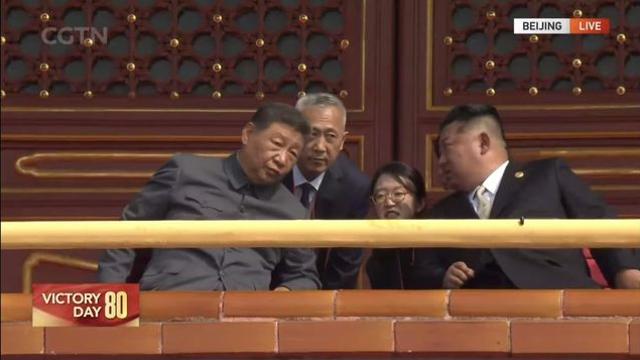 [中전승절] 담소부터 팔두드리는 친근함까지…북중러 밀착스킨십(종합)