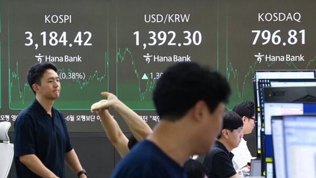 환율, 위험회피 심리 고조에 상승…주간거래서 1.3원 오른 1392.3원