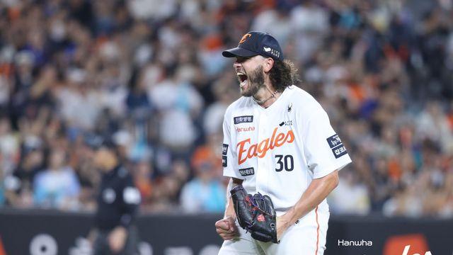 한화의 해피엔딩! 폰세 226K→10회초 42분 중단→황영묵 끝내기 안타…혈투 끝 NC 6-5 제압 [대전:스코어]