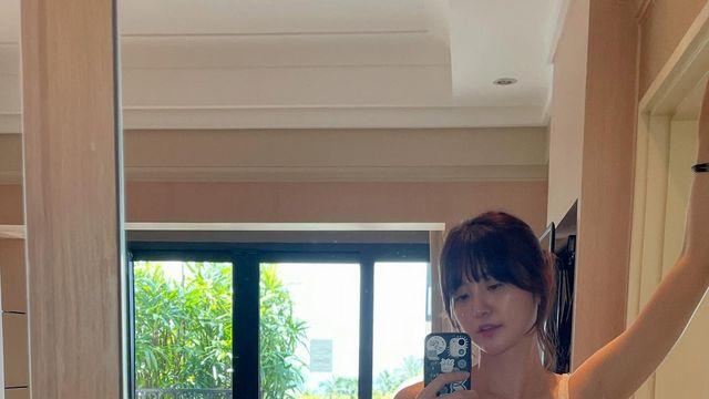 박정화, 워터밤 싱가포르 감성 그대로 담은 미러셀카룩