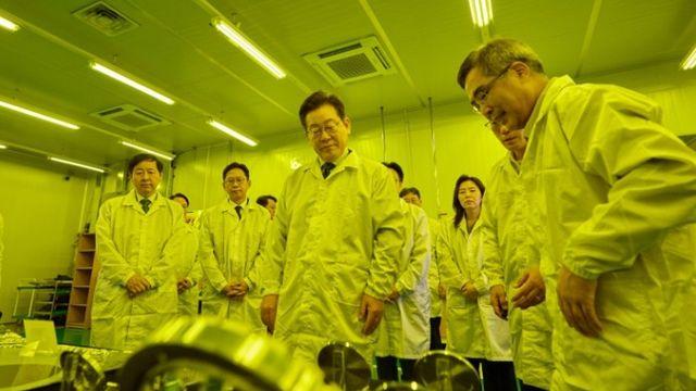 이재명 대통령, K-제조업 기업 현장 간담회 참석