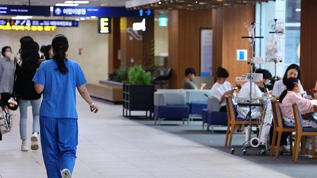 '월급 더 줘도 안 해'…돈만으론 못 살리는 필수의료의 현실
