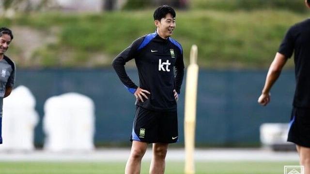 주장 손흥민, 3개월 만에 홍명보호 합류…밝은 미소로 훈련 돌입