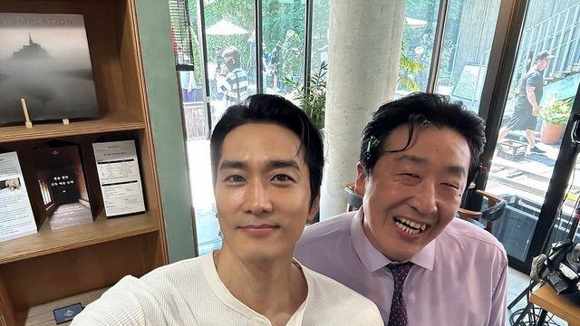 왼쪽이 성인이었을때 오른쪽은 초딩.jpg