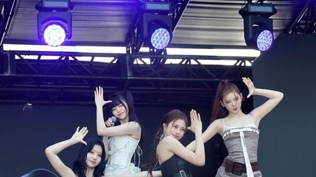 코스모시, 초대형 페스티벌서 데뷔 무대…日 '에이네이션' 오프닝 장식