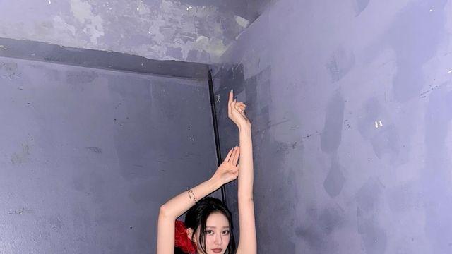 휘서, 여름밤 힙한 크롭티로 시선 강탈