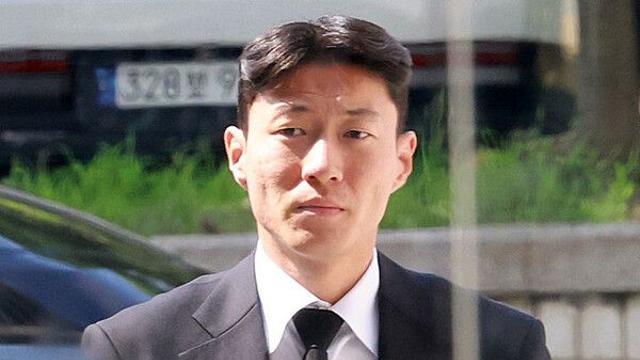 '불법촬영 혐의' 축구선수 황의조, 오늘 2심 선고