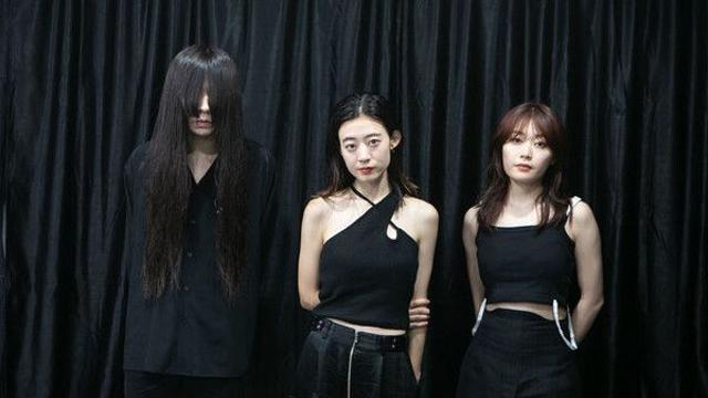 히츠지분가쿠, 지글거리며 쿵쾅거리는 '청춘의 얼터너티브'