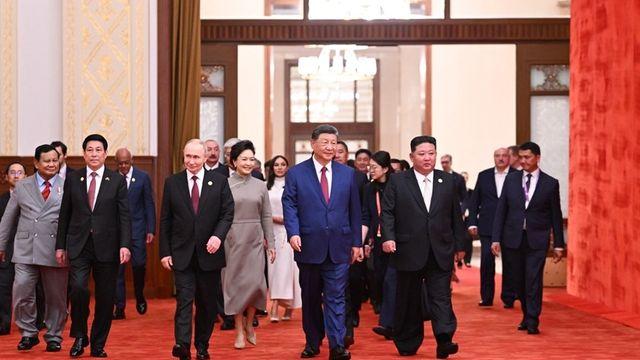 [中전승절] 북중러 정상, 리셉션 입장도 나란히…金, 펑리위안 옆자리