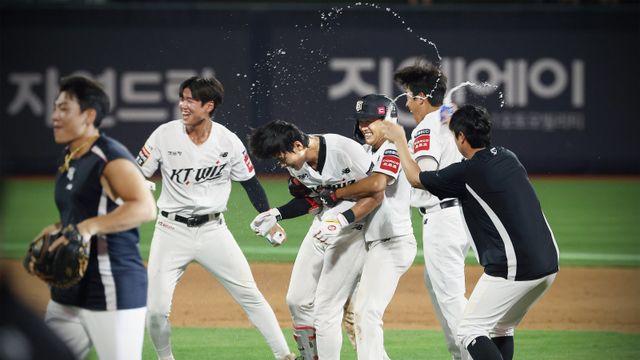 끝내기 실책 저지른 박찬형…KT, 롯데 6위로 끌어내리고 삼성과 공동 4위로 껑충
