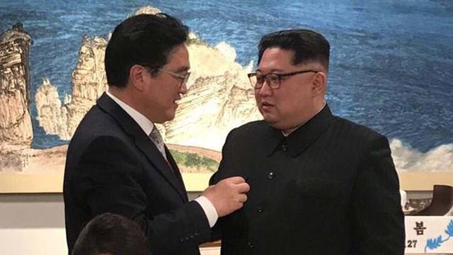 7년 만에 만난 우원식과 북한 김정은이 주고받은 말