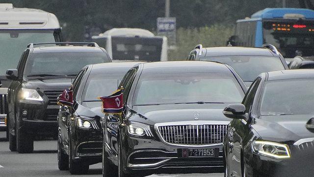 김정은 차량행렬, 베이징역서 출발…5차 방중 일정 마무리