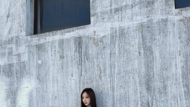 에스파 지젤, 와이드 데님에 니트 매치…자유로운 무드 속 가을 힌트