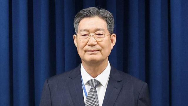 오광수 전 민정수석, 한학자 통일교 총재 변호인 전격 사임