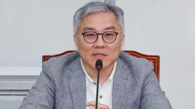 최강욱, 조국혁신당 성비위 논란에 “그건 개돼지의 생각이고”